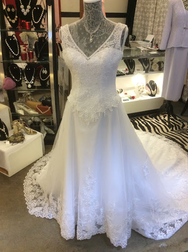 Bridal Shop «Scarlet Bridal Boutique», reviews and photos, 274 Goodman St N b135, Rochester, NY 14607, USA