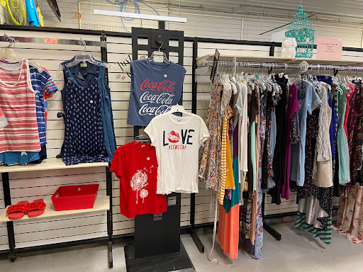 Thrift Store «Second Impressions Upscale Thrift Store», reviews and photos, 3750 S Westnedge Ave, Kalamazoo, MI 49008, USA