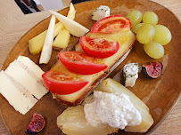 Fabrication du fromage du Restaurant La Fromagerie Saint Jean à Lyon - n°3