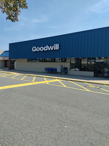 Thrift Store «Goodwill Washington Square Retail Store», reviews and photos