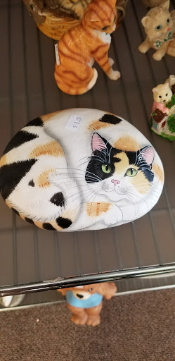 Thrift Store «Via Thrift Store - Fountain Hill», reviews and photos, 1401 Broadway, Fountain Hill, PA 18015, USA