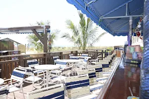 Wahoo Beach Bar & Grill image