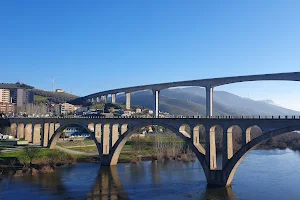 Ponte Rodoviaria da Regua image