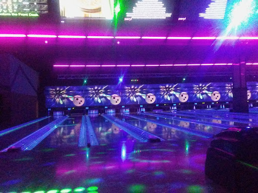 Bowling Alley «Chaparral 300 - We may close 1 hour early Sun-Thurs depending on volume, please call for details.», reviews and photos, 4191 Chino Hills Pkwy, Chino Hills, CA 91709, USA