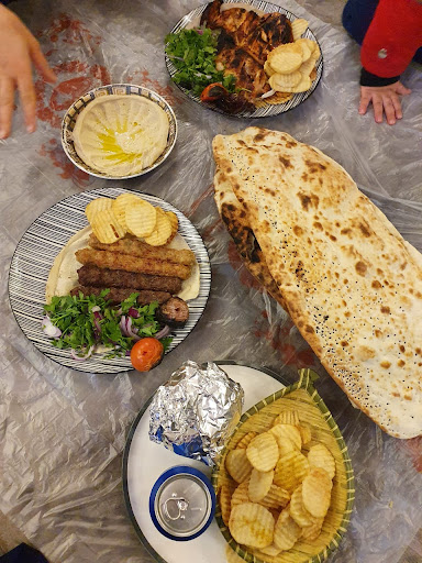 مطعم مشويات الزعيم 