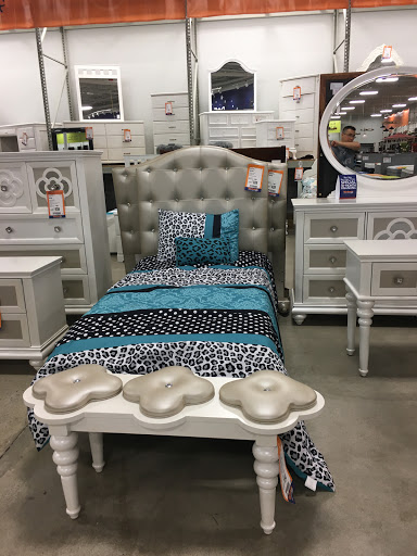 Furniture Store «Weekends Only Furniture & Mattress», reviews and photos, 8315 Center Run Dr, Indianapolis, IN 46250, USA