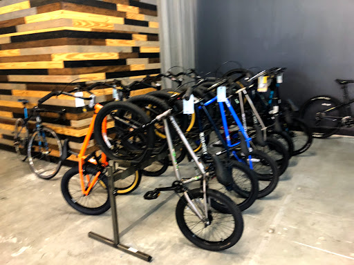 Bicycle Store «The Peddler Bicycle Shop - Cedar Park», reviews and photos, 13010 W Parmer Ln #500, Cedar Park, TX 78613, USA