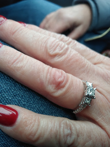 Jewelry Store «Kay Jewelers», reviews and photos, 520 Amsterdam Commons, Amsterdam, NY 12010, USA