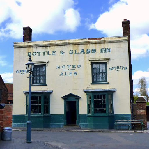 Bottle & Glass Inn