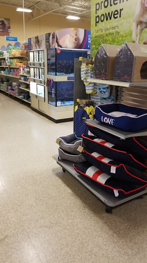 Pet Supply Store «PetSmart», reviews and photos, 2061 Skibo Rd, Fayetteville, NC 28314, USA