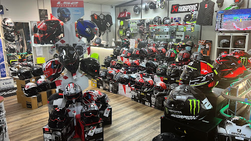 Magasin de pièces et d'accessoires pour motos GVP Access Marseille Équipement Moto Marseille