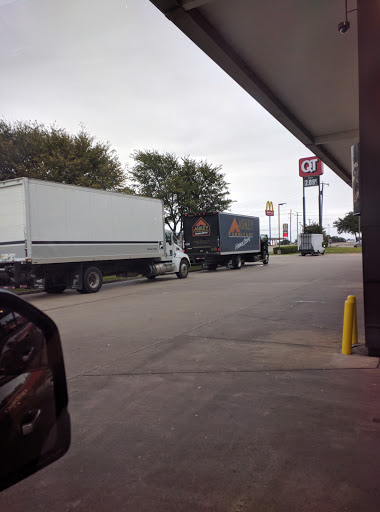 Gas Station «QuikTrip», reviews and photos, 2805 NE Green Oaks Blvd, Grand Prairie, TX 75050, USA