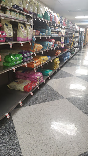 Pet Supply Store «Petco Animal Supplies», reviews and photos, 3525 W Victory Blvd, Burbank, CA 91505, USA