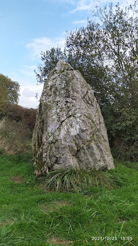 attractions Menhir de la Crulière Brem-sur-Mer