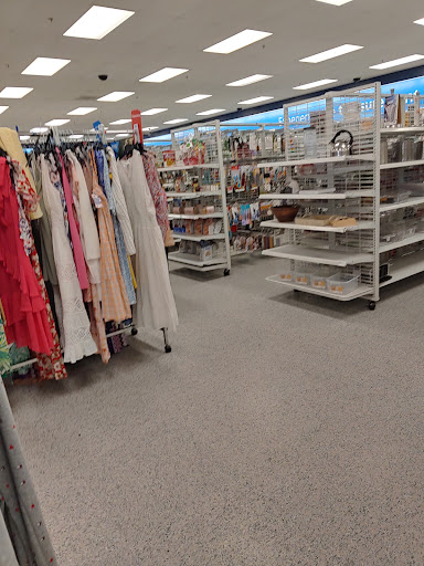 Clothing Store «Ross Dress for Less», reviews and photos, 926 Airport Center Rd, Allentown, PA 18109, USA