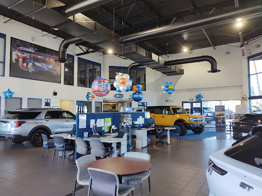 Ford Dealer «Raceway Ford», reviews and photos, 5900 Sycamore Canyon Blvd, Riverside, CA 92507, USA