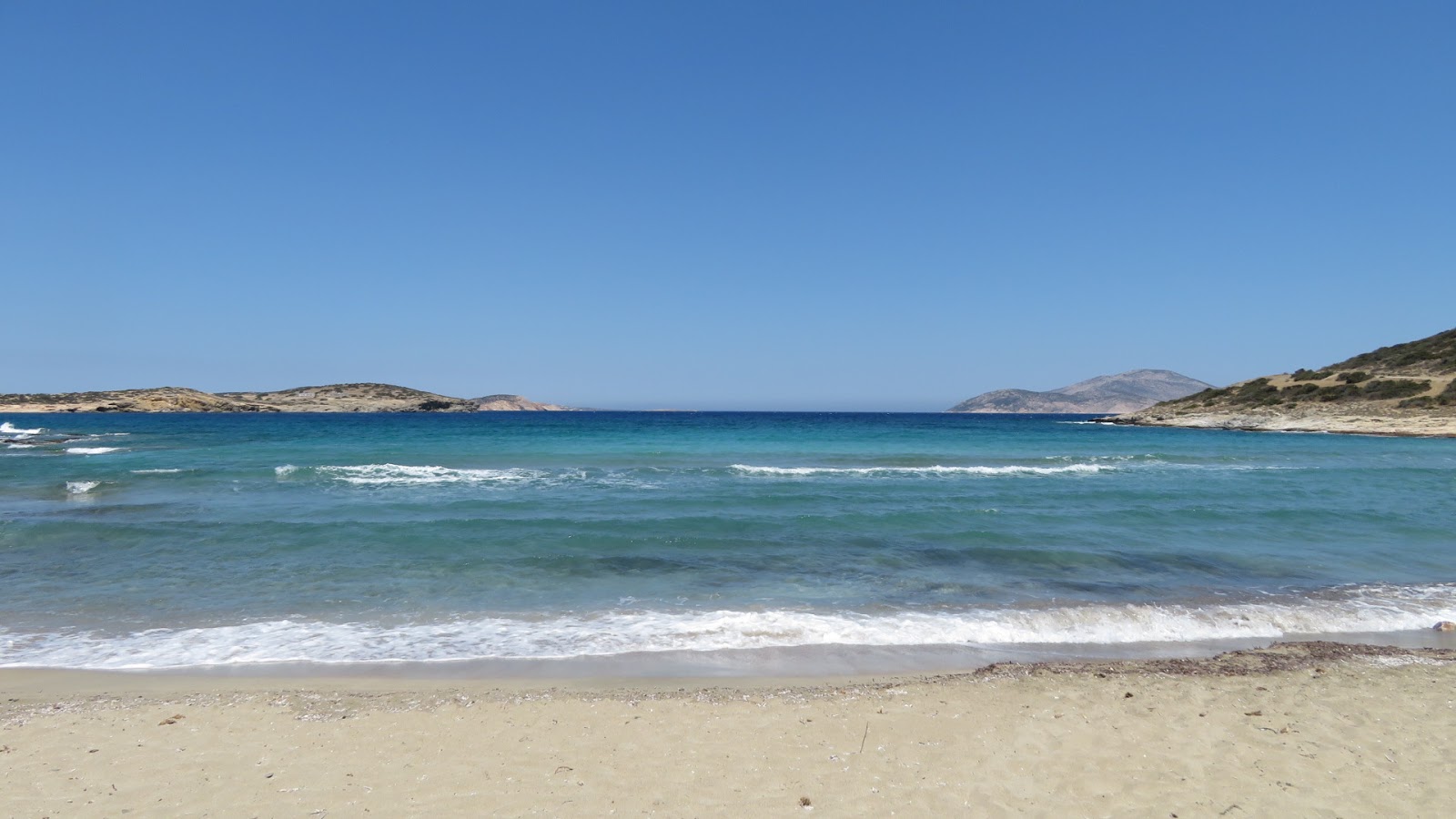 Photo of Lioliou beach with partly clean level of cleanliness