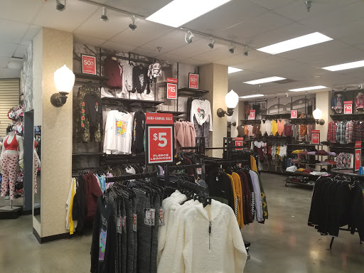 Clothing Store «rue21», reviews and photos, 112 Pavilion Pkwy, Fayetteville, GA 30214, USA