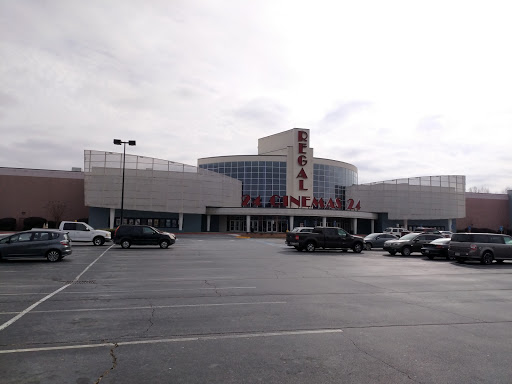 Movie Theater «Regal Cinemas Hollywood 24 @ North I-85», reviews and photos, 3265 Northeast Expy, Chamblee, GA 30341, USA