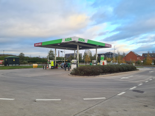 Comments and reviews of Asda Petrol Filling Station