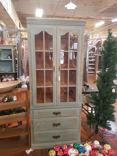 Antique Furniture Store «Jarfly Antique Market», reviews and photos, 47 Railroad Ave, Jefferson, GA 30549, USA