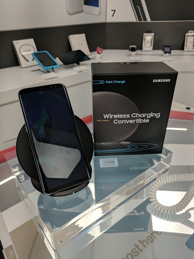 Cell Phone Store «Pelham Verizon Wireless», reviews and photos, 235 Fifth Ave, Pelham, NY 10803, USA