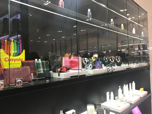 Clothing Store «Kith Brooklyn», reviews and photos, 233 Flatbush Ave, Brooklyn, NY 11217, USA