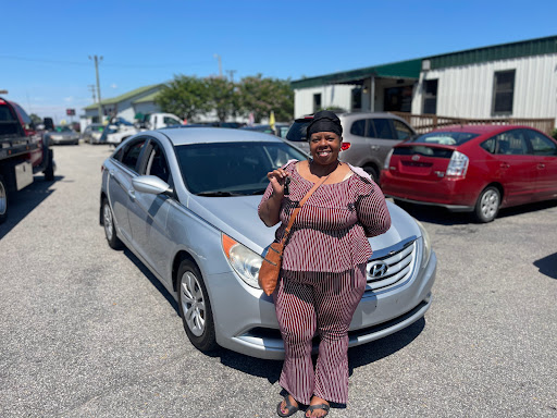 Used Car Dealer «Lavish Auto Sales», reviews and photos, 4526 Old Wake Forest Rd, Raleigh, NC 27609, USA