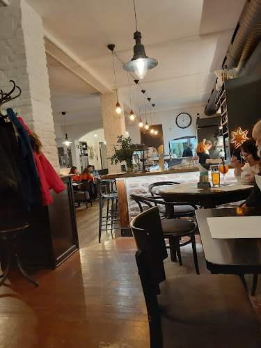 Komentáře a recenze na Pizzerie - Cafe Bar La Fabrika
