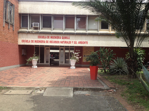 Escuela de Ingeniería Química y Escuela de Ingenieria de Recursos Naturales y del Ambiente - Edificio 336
