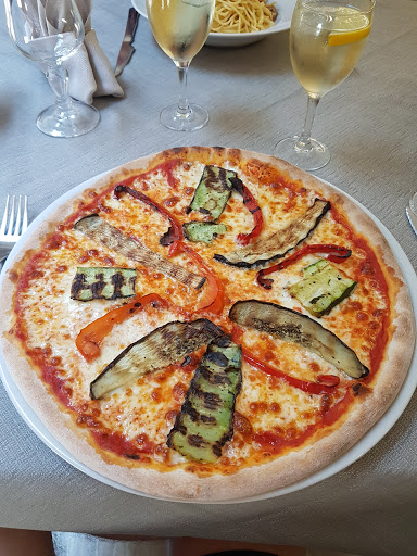 Fontana Ristorante Pizzeria in Como, Provincia di Como