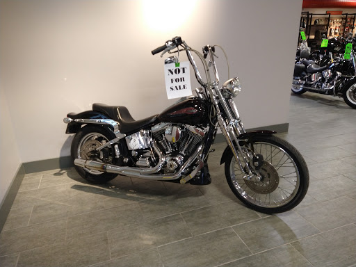 Motorcycle Dealer «Phantom Harley-Davidson», reviews and photos, 291 N Cypress Dr, Manteno, IL 60950, USA