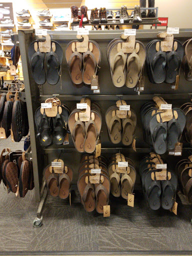 Camping Store «REI», reviews and photos, 1405 NW Johnson St, Portland, OR 97209, USA