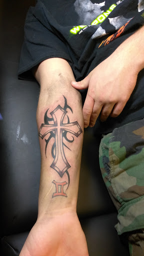 Tattoo Shop «Eternal Tattoo», reviews and photos, 3207 S Campbell Ave, Springfield, MO 65807, USA