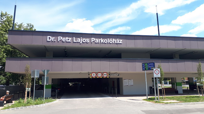 Dr. Petz Lajos Parkolóház - Parkoló