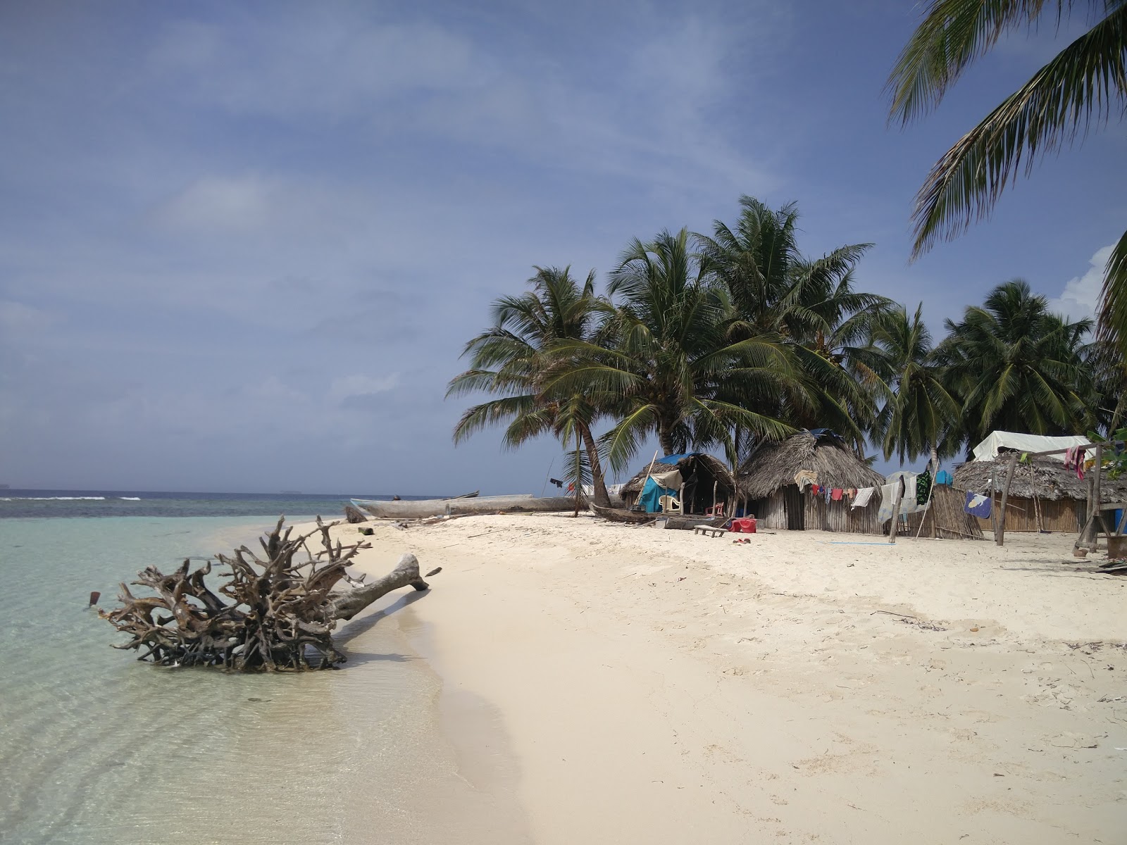 Foto av Coco Blanco Island baech med vit fin sand yta