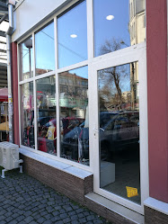 Магазин за детски дрехи и играчки Буболино Кичук Париж Пловдив