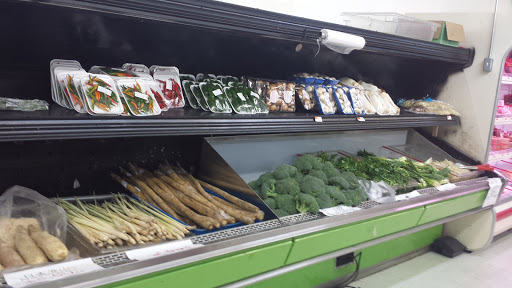 Asian Grocery Store «New K F Supermarket», reviews and photos, 625 Kinderkamack Rd, River Edge, NJ 07661, USA