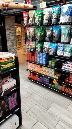 Tobacco Shop «Tundra Smoke Shop», reviews and photos, 2719 S Oneida St, Green Bay, WI 54304, USA