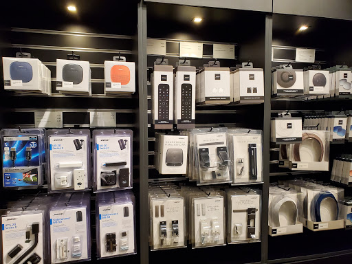 Home Audio Store «Bose Factory Store», reviews and photos, 4728 Baldwin Rd, Auburn Hills, MI 48326, USA