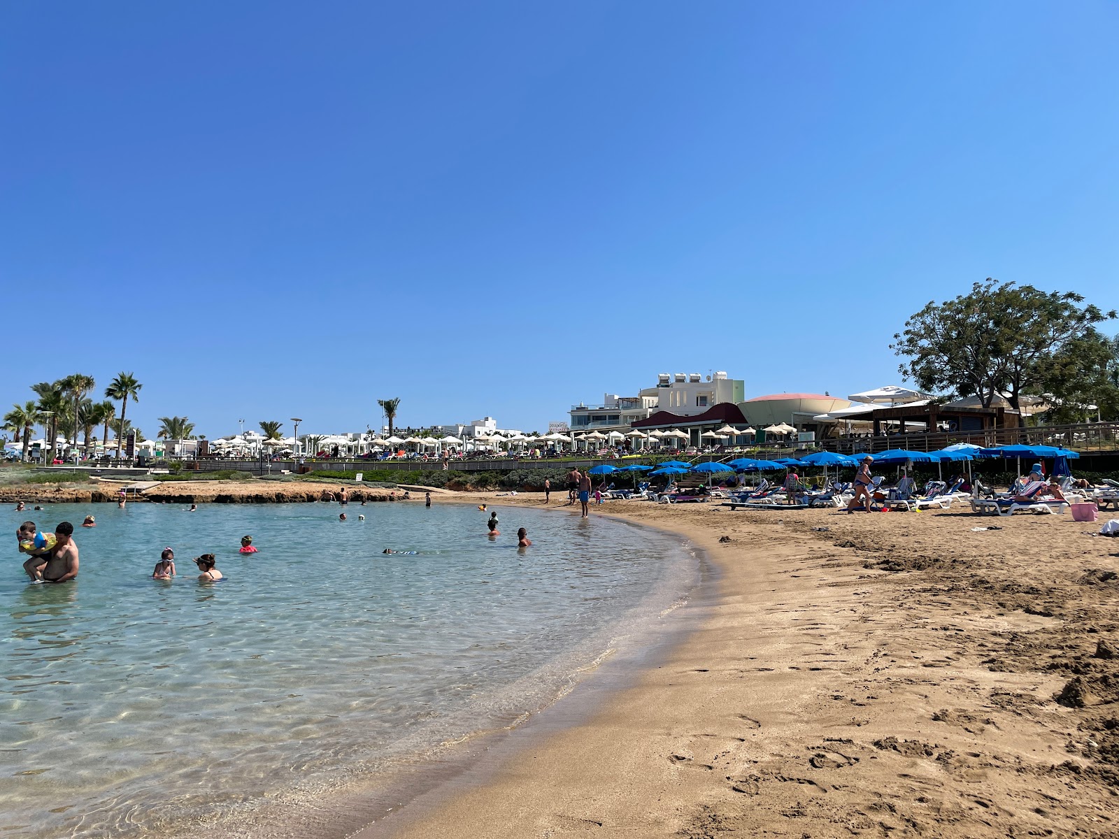 Foto di Polyxenia Beach con molto pulita livello di pulizia