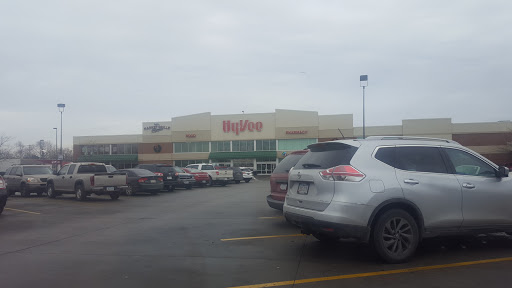 Supermarket «Hy-Vee», reviews and photos, 2323 W Broadway, Council Bluffs, IA 51501, USA