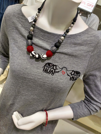 Shopping Mall «Queenstown Premium Outlets», reviews and photos, 441 Outlet Center Dr, Queenstown, MD 21658, USA