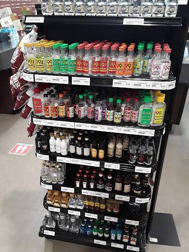 Liquor Store «Liquor Barn», reviews and photos, 2625 Scottsville Rd, Bowling Green, KY 42104, USA