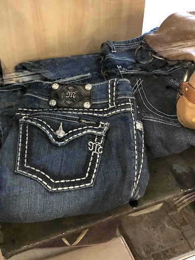 Thrift Store «Thrift Center», reviews and photos, 820 E Shields Ave, Fresno, CA 93704, USA