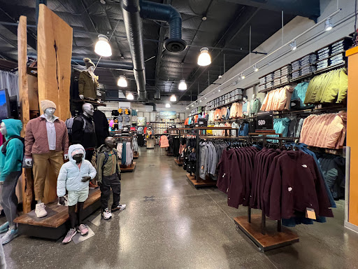 Clothing Store «The North Face Outlet», reviews and photos, 8555 San Ysidro Ave Ste 20, Gilroy, CA 95020, USA