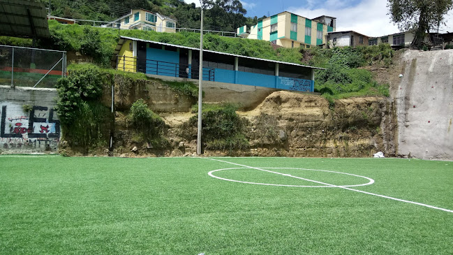 Opiniones de Liga Barrial La Argelia en Quito - Campo de fútbol