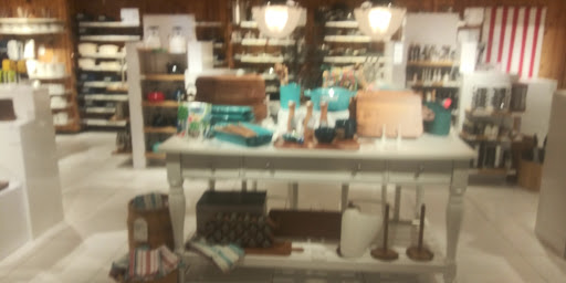 Furniture Store «Crate and Barrel», reviews and photos, 8505 Park Meadows Center Dr, Lone Tree, CO 80124, USA