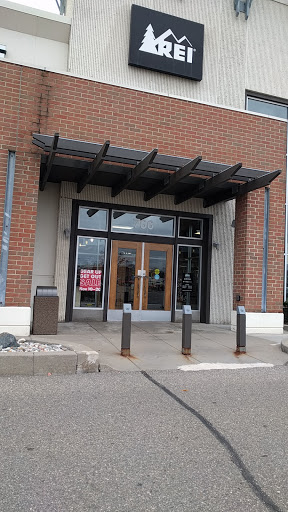 Camping Store «REI», reviews and photos, 766 E Big Beaver Rd, Troy, MI 48083, USA