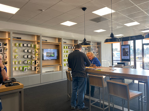 Cell Phone Store «Verizon», reviews and photos, 26 Northfield Ctr, Whiteville, NC 28472, USA